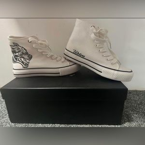 Darcsport sneaker, Size 7 but fits like a 6